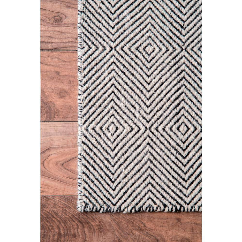 Agoja Contemporary Diamonds Ivory 5 Ft. X 8 Ft. Area Rug